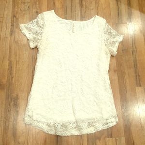 { LEO & NICHOLE } large lace white top